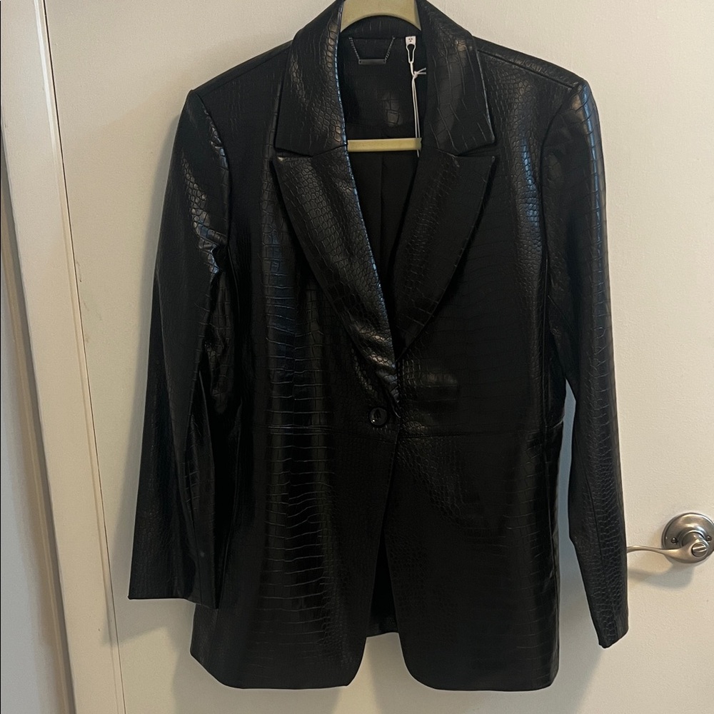 Chico's Black Croc-Embossed Faux Leather Blazer Size 1 8/10 Medium New